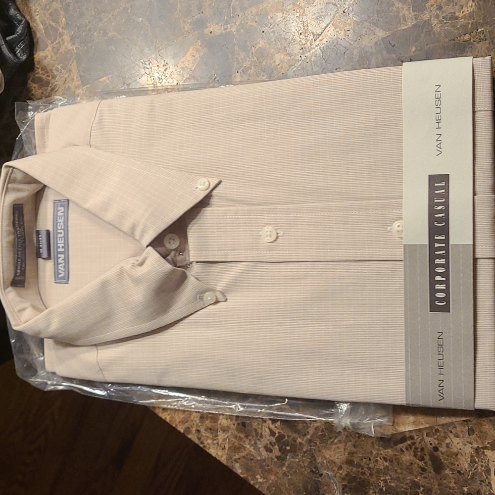 NWT Van Heusen Vintage corporate casual men's dress / casual shirt